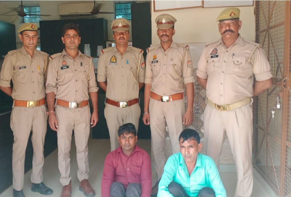 स्कूल से बिजली के छत के पंखे चोरी करने वाले दो आरोपी गिरफ्तार।